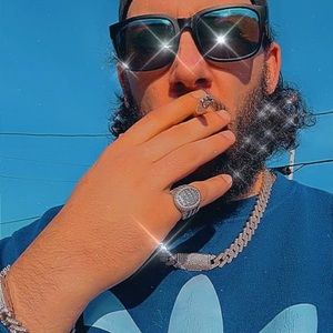 Meet your Posher, Christopher